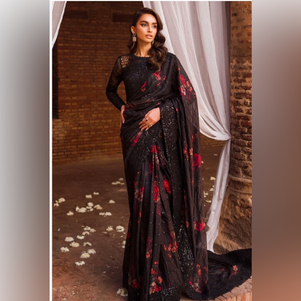 Black and Red Stitched Saree M by Motifz